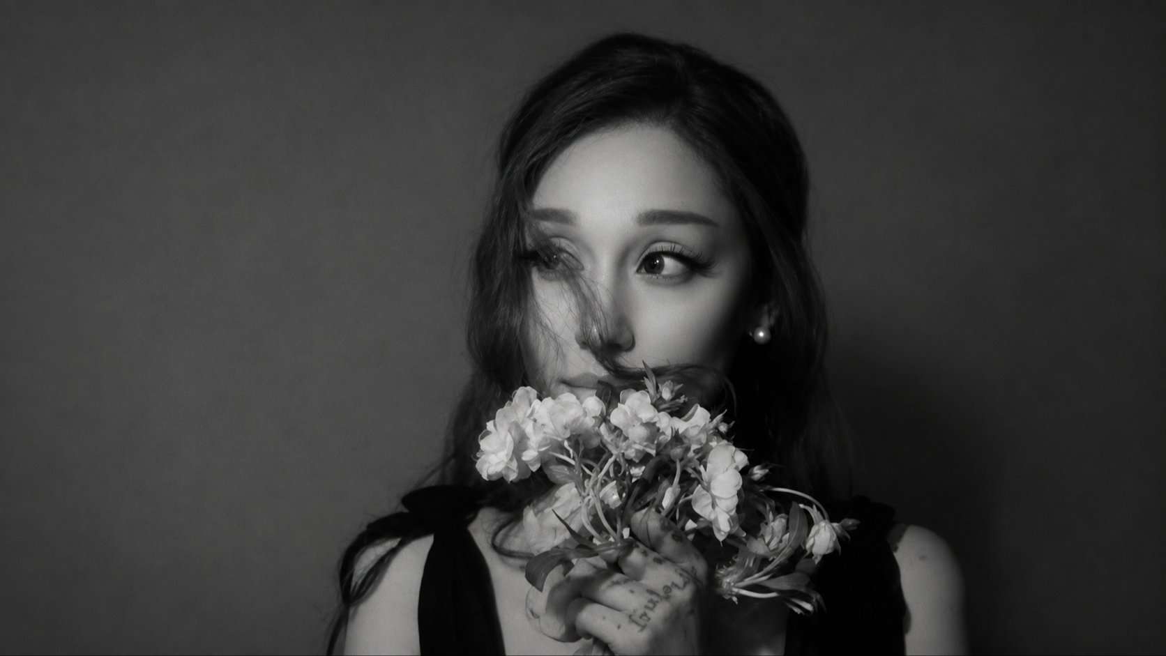 Ariana Grande- ”petal” [Album lyrics]